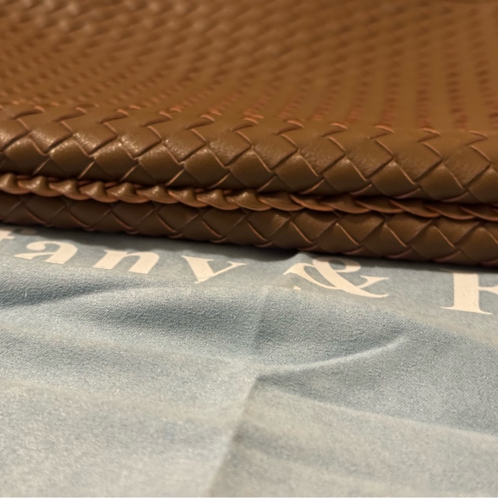 Tiffany & Fred Paris Elegant Brown Woven Tote - Picture 13 of 16